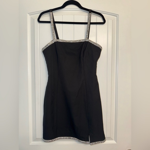White Fox Boutique Dresses & Skirts - NWT Elegant Black Dress with Silver Accents - Homecoming Dress